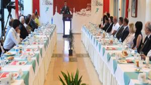 BAKAN SEL�UK\'TAN HAYIRSEVERLERE TE�EKK�R
