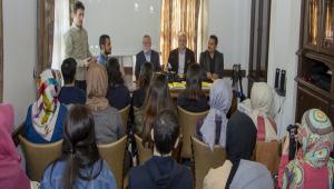 3\'�NC� K�RO�LU YAZARLIK MEKTEB� E��T�MLER�NE BA�LADI