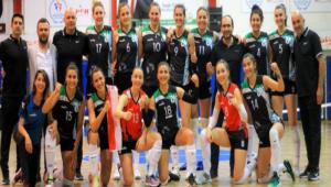 F�LEN�N SULTANLARI Z�RVEYE OTURDU