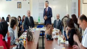 ��RETMENLER ODASI; �ZZET BAYSAL ANADOLU L�SES�