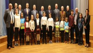 �NSAN HAKLARI G�N�NDE ��RENC�LERE �D�L VER�LD�