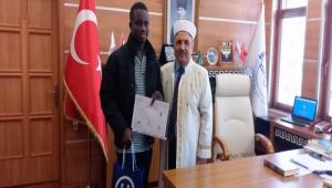 Kamerunlu Fuh M�sl�man Oldu