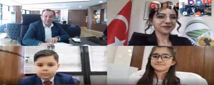 Ba�kan �zcan koltu�u �ocuk ba�kanlara devretti