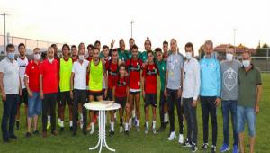 TARAFTARDAN BOLUSPOR\'A BAKLAVA S�RPR�Z�