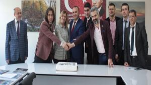 TUR�ZM OTELC�L�K\'�N BA�ARI GRAF��� Y�KSEL�YOR