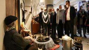 K�LT�R MERKEZ� �LE SERG� VE FUAYE SALONU DA H�ZMETE G�RD�