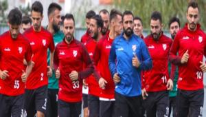 BOLUSPOR\'DA �Z�N�N ARDINDAN YEN�DEN TOP BA�I YAPTI