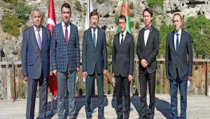 Fatih Kavak, T�RKSOY heyetini a��rlad�