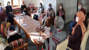 �ENG�L �M�T GELECE��N HAFIZLARIYLA B�R ARAYA GELD�