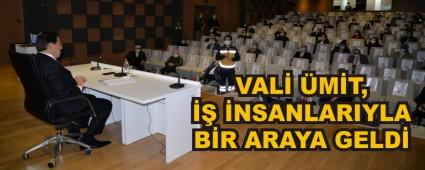 VAL� �M�T, �� �NSANLARIYLA B�R ARAYA GELD�