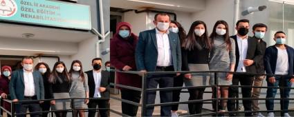 Bolu Belediye Ba�kan� �zcan �zel �z Akademi �zel E�itim ve Rehabilistasyon Merkezine hay�rl� olsun ziyaretinde bulundu