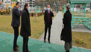 BA�KAN �ZCAN, TALEPLER�N� B�ZZAT YER�NDE G�RD�