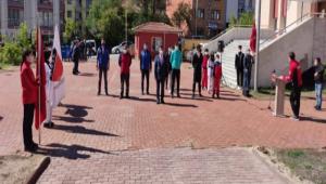 102. YIL �ELENK SUNUMU �LE KUTLANDI