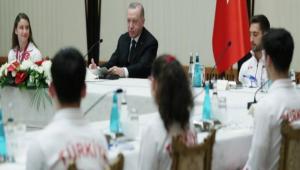 ERDO�AN, SPORCULARI VE �ELEN\'� KABUL ETT�