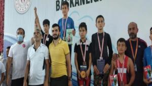 BOLU\'LU G�RE���LER TAR�H YAZIYOR