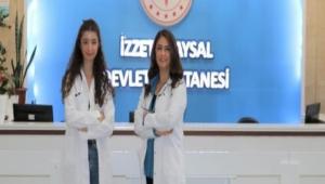 ANNE KIZ OMUZ OMUZA COV�D-19 �LE M�CADELEDE ED�YOR