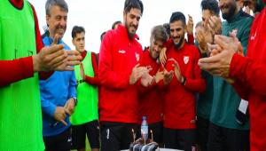 N�CE YILLARA FETH� �ZER