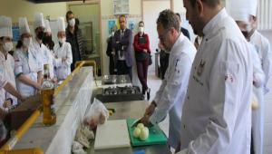 TUR�ZM OTELC�L�KTE OSMANLI MUTFA�I AT�LYE �ALI�MALARI VE KONFERANS