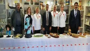 MENGEN A��ILI�A, M�LL� TAKIM �EFLER�NDEN PASTA DERS�
