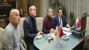 AK PART� V�DEO KONFERANSLA B�R ARAYA GELD�