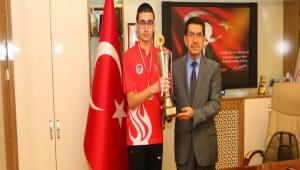 �AMP�YONDAN ANLAMLI Z�YARET