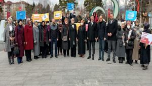 AK KADINLAR KADINLAR G�N�N� UNUTMADI