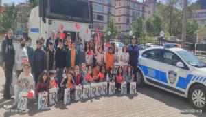 50. YIL �LKOKULU ��RENC�LER�NDEN EMN�YETE Z�YARET
