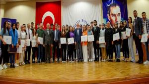 MYO\'DA B�LG�SAYAR LABORATUVARI A�ILI�I VE SEGEM SERT�F�KA T�REN� YAPILDI