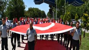 BA�B� A�LES�, 15 TEMMUZ KAHRAMANLARINI Y�R�Y���YLE ANDI