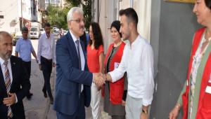 VAL� KILI�\'TAN KIZILAY\'A Z�YARET