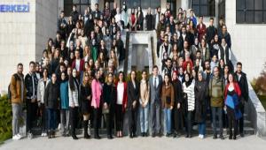 BA�B�\'de Global Hem�irelik S�yle�isi