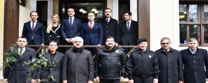 VAL� KILI�, �OCUK G�R��ME MERKEZ�\'N� Z�YARET ETT�