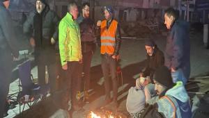 BOLU AK PART� TAM KADRO DEPREM B�LGES�NDE