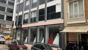 KOLON TABLASI KES�LEN APARTMAN TEHL�KE SA�IYOR