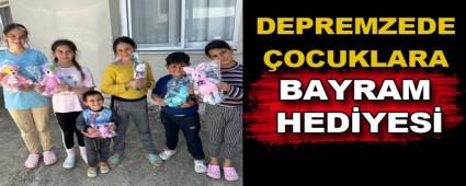 Hatay\'da depremzede �ocuklara bayram hediyesi �niversitelilerden