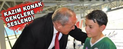 KAZIM KONAK GEN�LERE SESLEND�