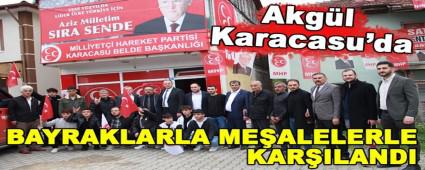 Akg�l, Bayraklarla me�alelerle kar��land�