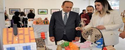 ORTAOKULU ��RENC�LER�NDEN RES�M SERG�S� A�ILI�I