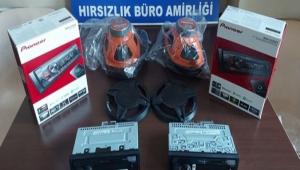 BOLU\'DAK� SES S�STEM� HIRSIZI �ALINTI E�YALARLA YAKALANDI