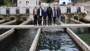 �l M�d�r� Zekeriya Ar, Alabal�k Tesisinde �al��malar Hakk�nda Bilgi Ald�