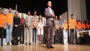 Bolu\'da Abant Tiyatro G�nlerinin ilk oyunu Boyac� Baib� sahnelendi