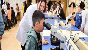 �ocuk �niversitesi 2. g�n bilim, dil ve sa�l�k �enlikleri yap�ld�