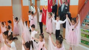 CUMHUR�YET\'�N M�N�KLER�NDEN GE�M��TEN GELECE�E