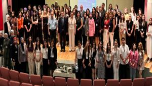 D�YET�SYENLER BA�B�\'DE B�R ARAYA GELD�