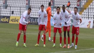 Boluspor anlaml� haftay� farkl� bir galibiyetle ta�land�rd�