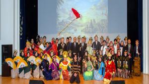 ENDONEZYA K�LT�R� BA�B�\'DE TANITILDI